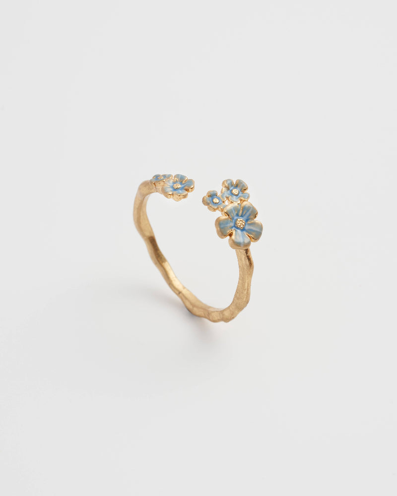 Fable Forget-Me-Not Ringon a light grey background