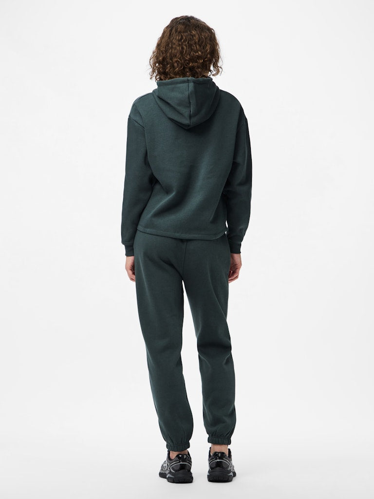 Pieces Chilli Women's Cropped Hoodie Darkest Spruce back on model