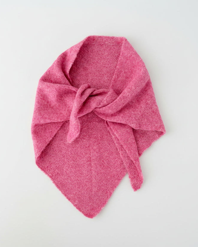 Ost Mynte Triangle Scarf -Pink folded