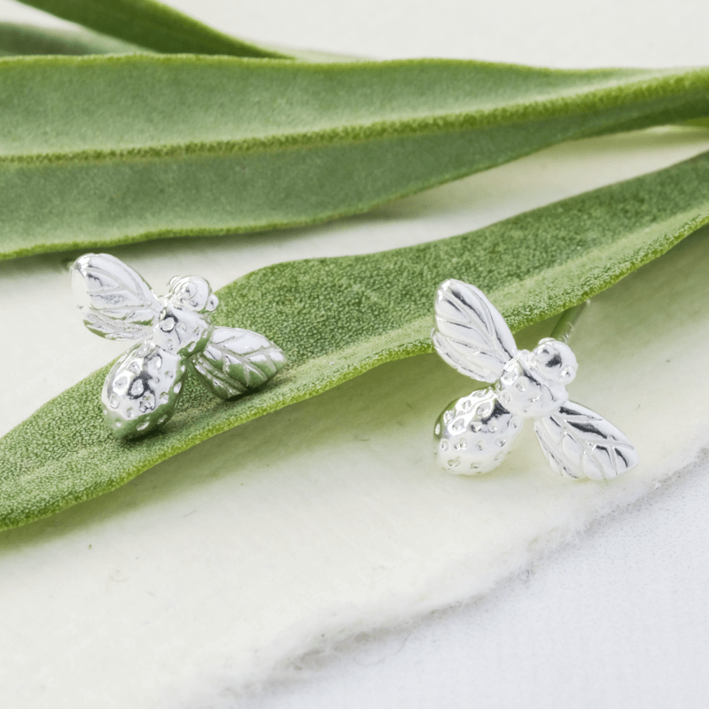 Silver bee stud earrings