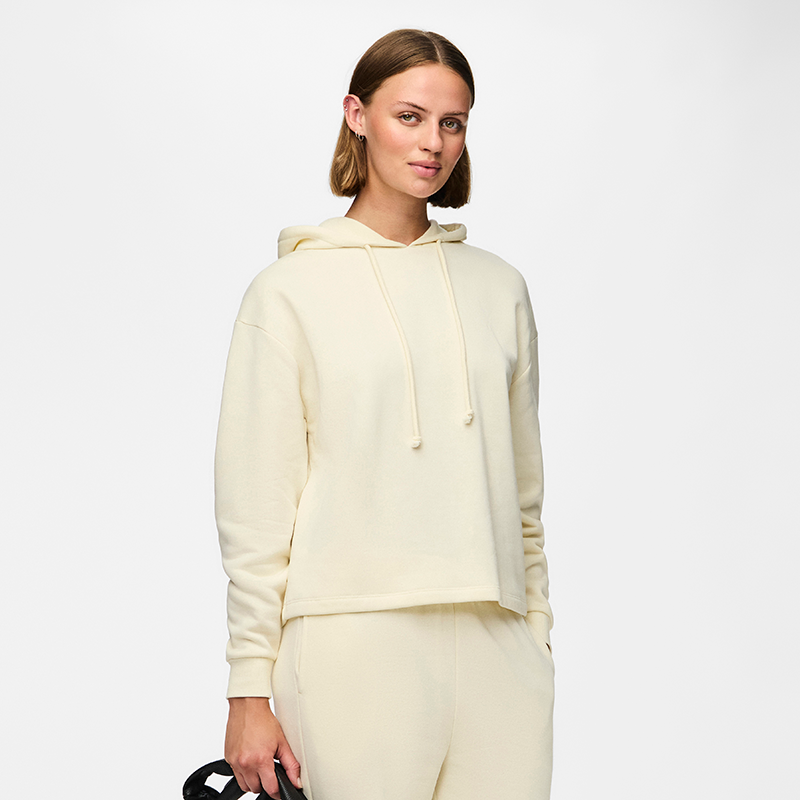 Pieces Chilli Women's Cropped Hoodie White Pepper on model