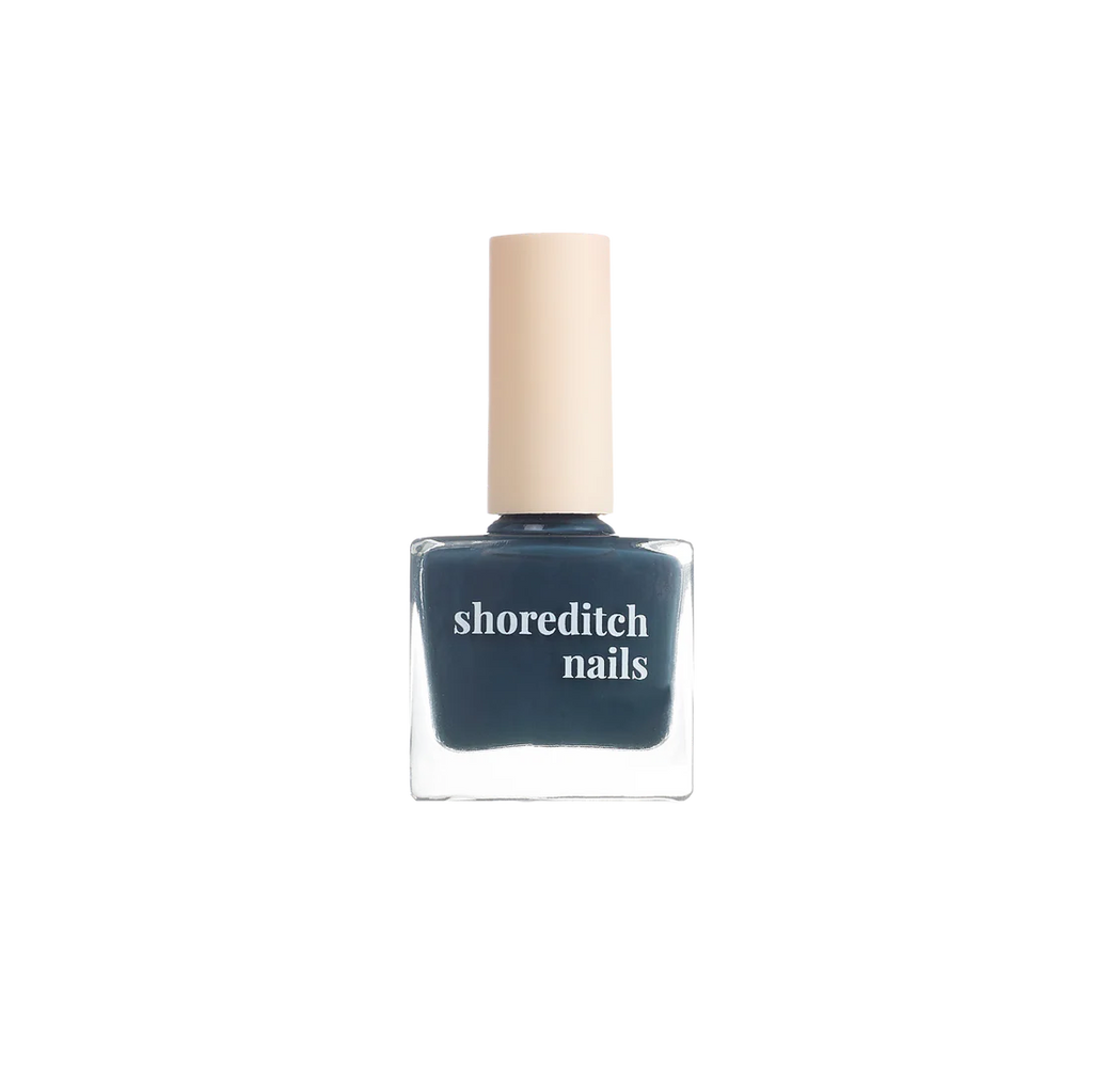 Shoreditch Nails The Spittalfields dark blue varnish