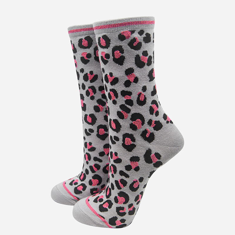 Women's Bamboo Ankle Socks Leopard Print Grey Pink