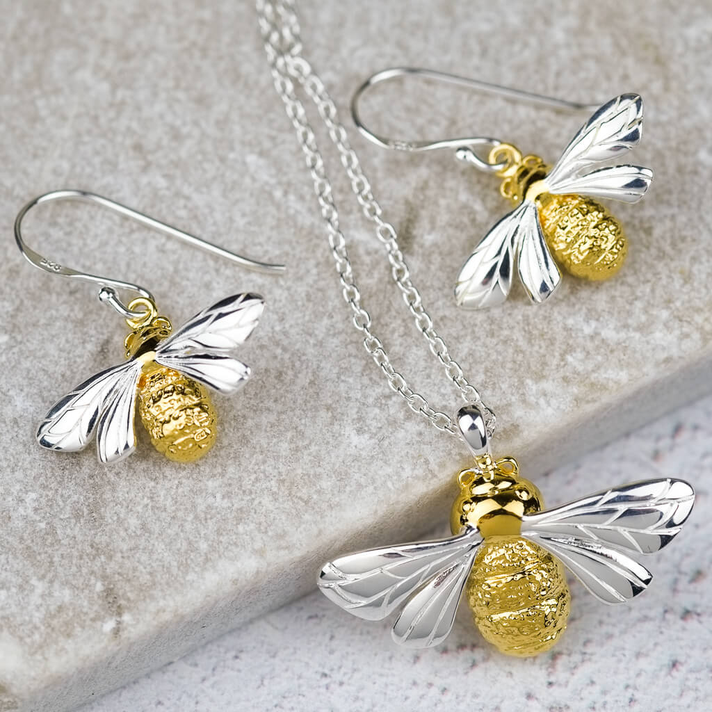 queen bee necklace and earring set
